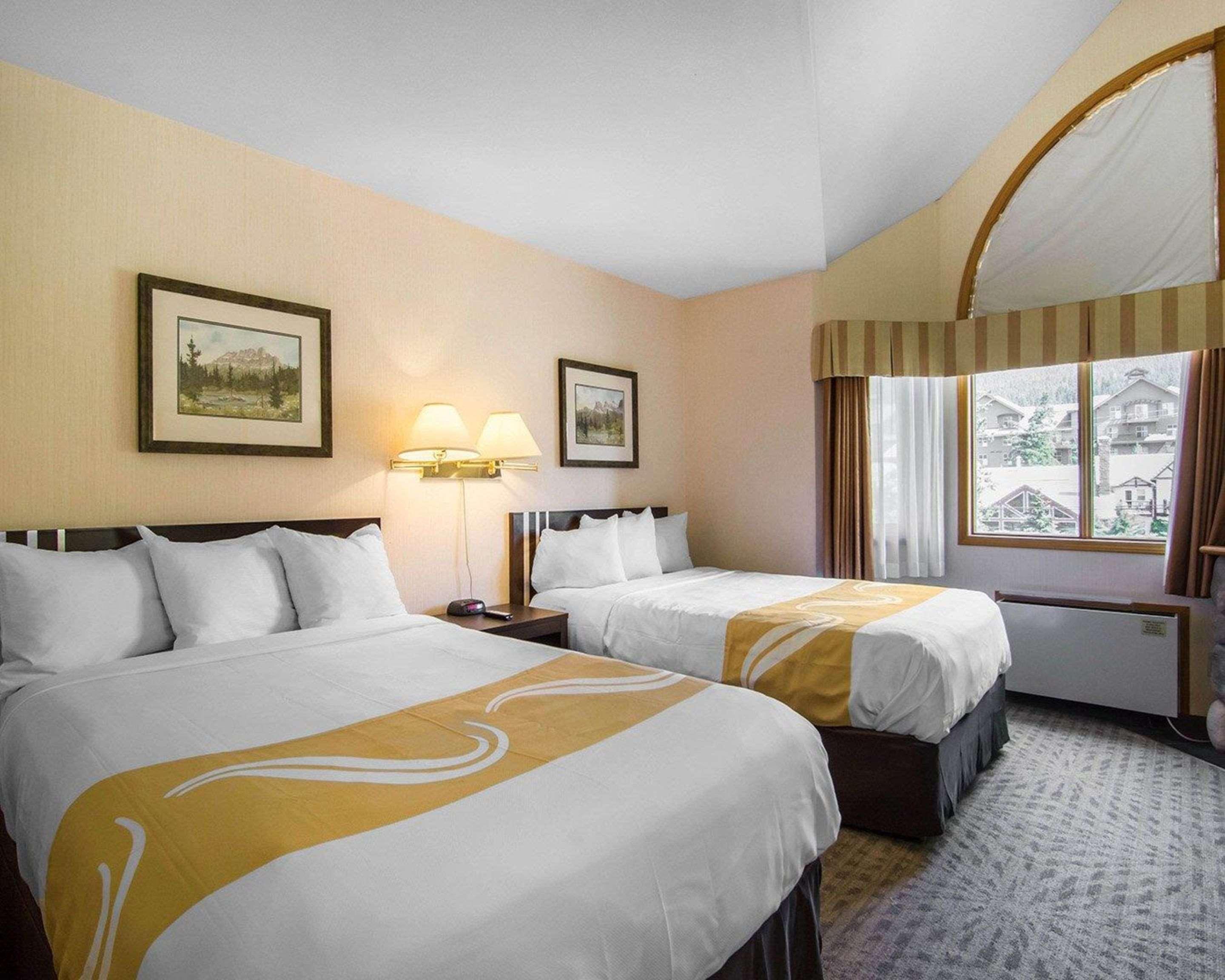 Chateau Canmore Esterno foto