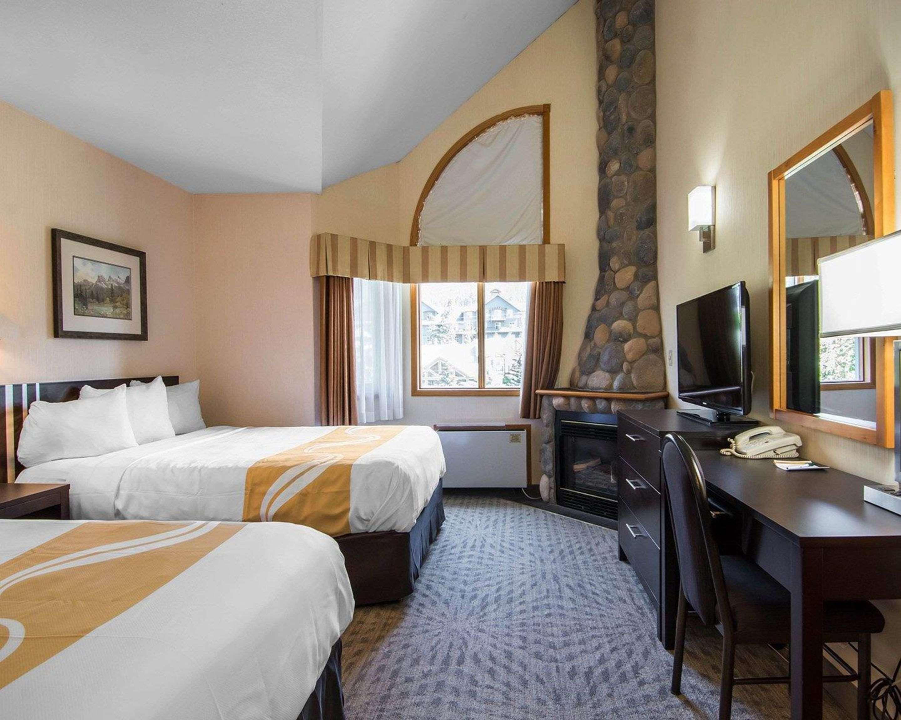 Chateau Canmore Esterno foto