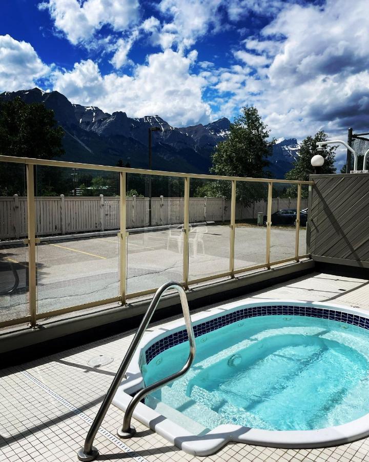 Chateau Canmore Esterno foto