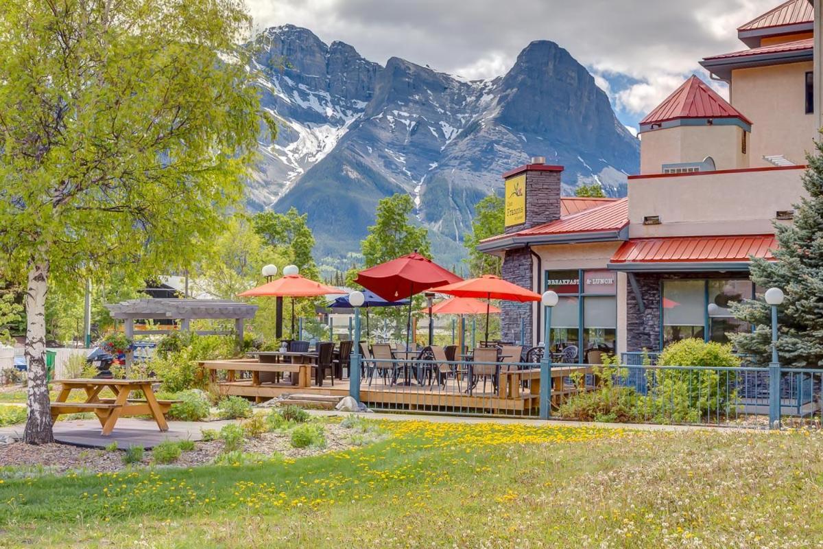Chateau Canmore Esterno foto