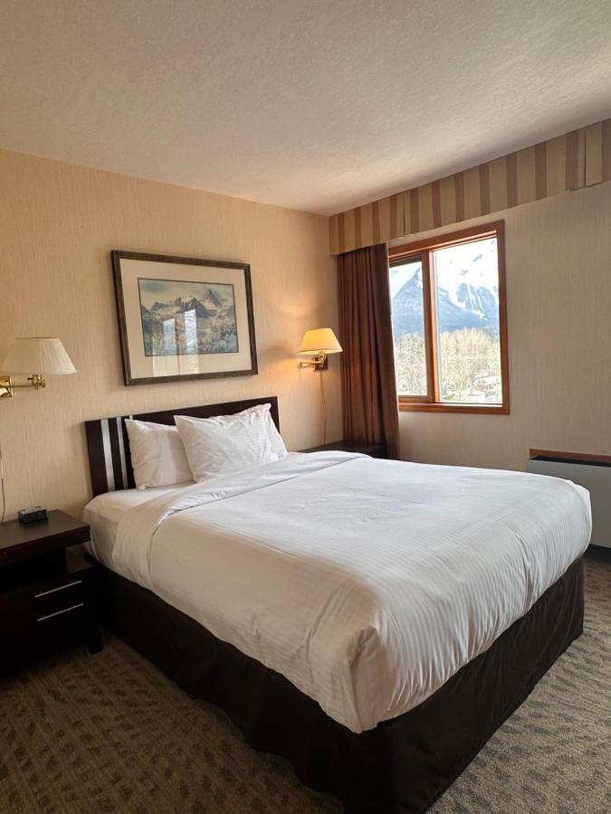 Chateau Canmore Esterno foto
