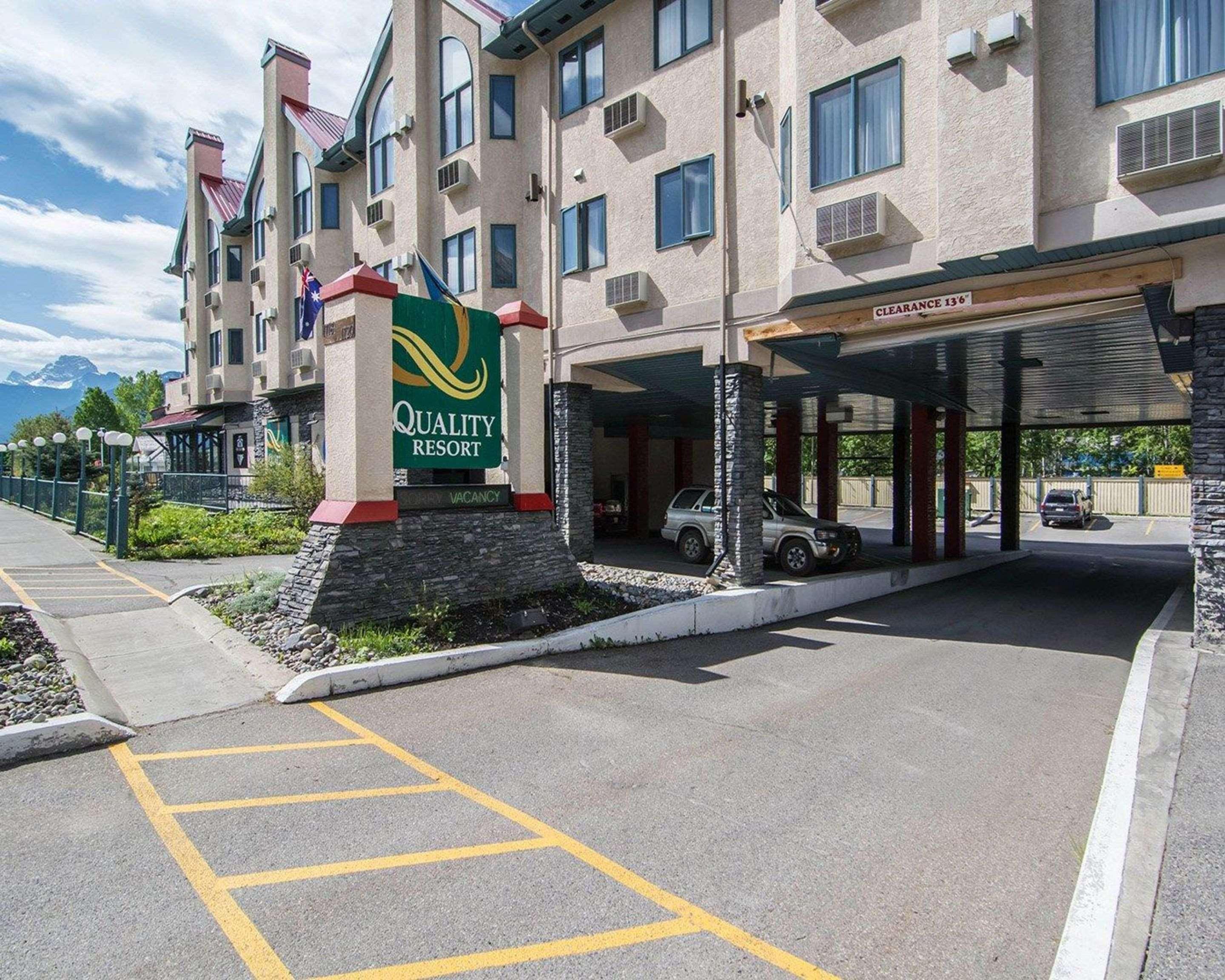 Chateau Canmore Esterno foto